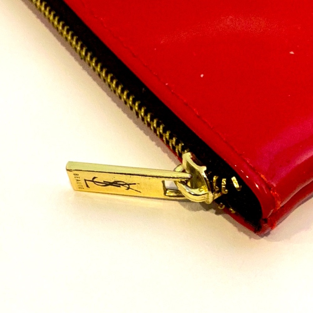 💚 YSL Glossy Red Cosmetics Bag - Picture 5 of 11